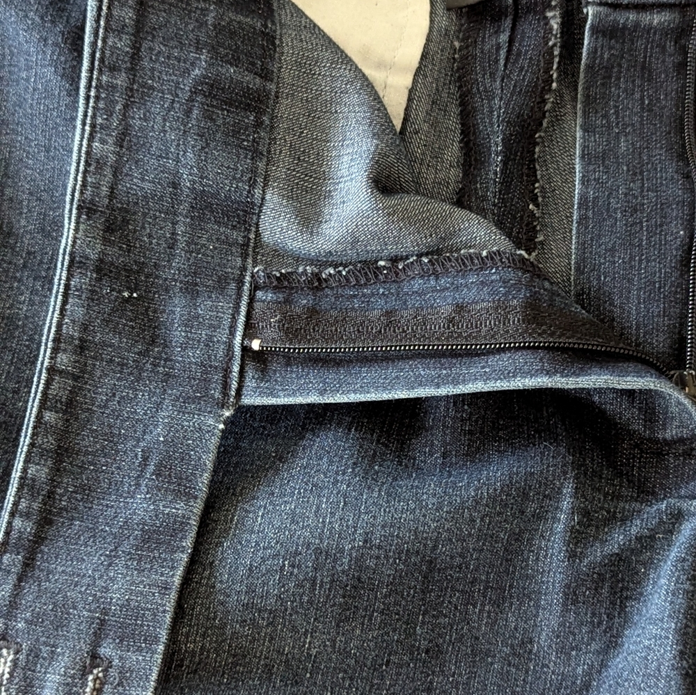 Focus 2000 petite Jeans. Size: 6P - Picture 5 of 9